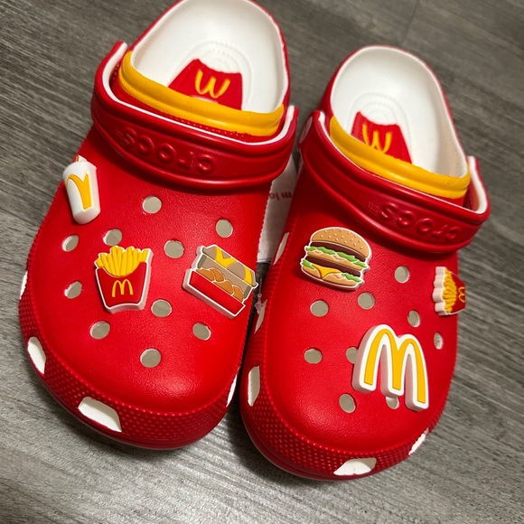Crocs McDonald’s Classic Clog - men’s size 10 - new with tags - Picture 2 of 8